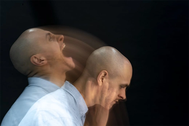 Jeune homme souffrant de schizophrénie